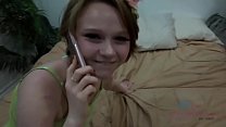 Fille innocente de 18 ans baisée au téléphone avec son petit ami (POV) Lucy Valentine - Amateur