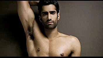 Sesso gay caldo modello indiano bello