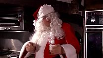 Dea del sesso al cioccolato con enormi knockers Alexis Silver in costume da Babbo Natale aiuta i fortunati a trascorrere la notte di Natale in un modo molto speciale