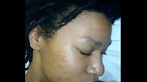 18-летняя черная девушка с кримпаем