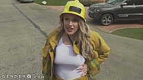 GenderX - Se faire baiser par un pompier trans
