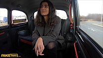 Fake Taxi - Une asiatique se fait déchirer ses collants et se faire baiser la chatte par un chauffeur de taxi italien
