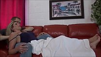 Mutter und Sohn verbringen gemeinsam eine ruhige Sommernacht - Cory Chase - Familientherapie - Vorschau