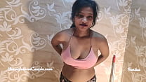 belle jeune fille indienne dans la douche masturbation