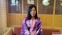 41 세의 일본인 아내는 남편과 소년들에게 돈을 벌고 바람을 피우고 있었다. 아시아 검은 털이 음부와 문신과 입으로 섹스를 사랑합니다. 자위 서 강아지 섹시한 중년 여성 오사카
