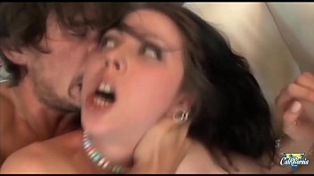 Milka Manson, jeune exhib, elle veut du sexe hard