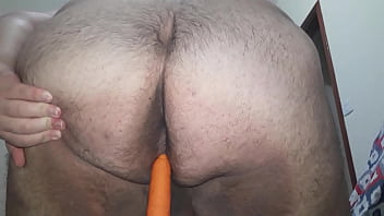zanahoria en culo gordo