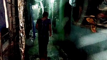 Ashu Bhabhi taking a bath in the rain alone in the night when no one was there, enjoying the rain