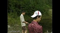 Jóvenes pescadores desafortunados filmados follando en el bosque