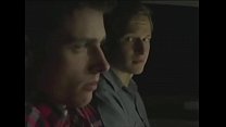 Kurzfilm Heartland mit zwei süßen Schauspielern in einem schwulen Kuss gaylavida.com