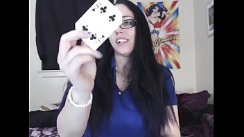 Вы никогда не захотите играть в карты с богиней