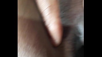 Grosse bite noire éjacule
