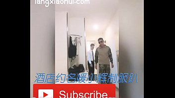 O apaixonado serviço de acompanhantes de hotel do Sr. Lang Xiaohui, o Sr. Policial Armado, estava fodidamente desgrenhado.