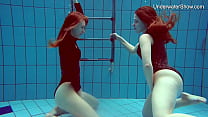 Diana Zelenkina y Simonna sexy morenas en la piscina