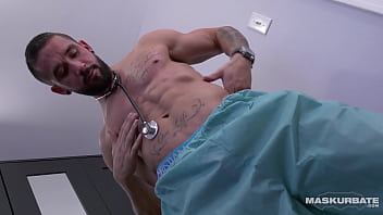 Maskurbate - Sexy Krankenschwester reißt Shirt ab & masturbiert (ungeschnittenes Filmmaterial)