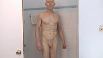 Cornea gay nudista bates in doccia