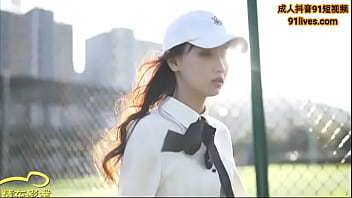 [Adult Douyin 91 video corto 91lives.com] El amor de papá, la usa su cuerpo para consolar a su padre la joven belleza Xue Jian