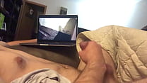 Masturbando e assistindo pornografia