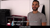 LatinCums.com - Hot Latino Jock Muscle Boy fodido pelo produtor por dinheiro POV