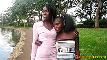 Garota da Nigéria e garota de Gana fazem sexo lésbico