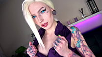 Ino by Helly Rite provocando un video completo en 4K cosplay amateur culo apretado medias de red piercings tatuajes
