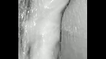 Le bain sexy de Lado