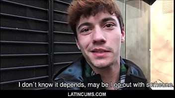 LatinCums.com - Jovencito latino amateur pagado en efectivo follando con un extraño POV