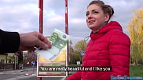 Recogida en público para esta zorra rubia euro follada por dinero en efectivo