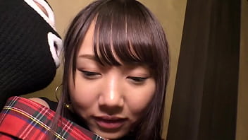 Стройная, красивая L * li Girl из Сайтамы с красивой киской! Она красивая, стройная девушка с узкой киской!