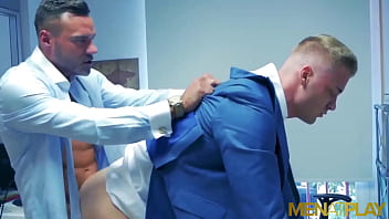 MENATPLAY извращенный гей-босс Manuel Skye анально трахает Johan Kane