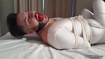 Vídeo de pré-visualização de Ronny in bondage com bola