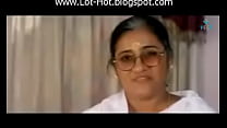 Hot Mallu Aunty ACTRESS sentirsi caldo con il suo fidanzato Sexy Dhamaka Video di Indian Movies 7