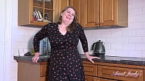 TanteJudys - Cookin' in the Kitchen mit der 50-jährigen, üppigen BBW Rachel