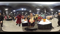 Руби Вторник проводит для меня экскурсию по телу на EXXXotica NJ 2021 в 360-градусной виртуальной реальности