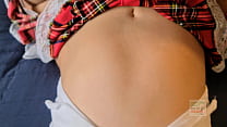 Sophie Petite, une jeune fille mexicaine maigre déguisée en écolière presque légale