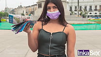 Unterwürfige 18-jährige Venezolanerin bekommt ihren ersten Analbohrer auf den Straßen von Lima