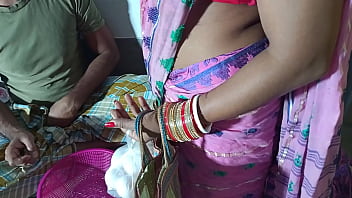 Продавец яиц насильно трахает бхабхи дома одну XXX Bhabhi Sex