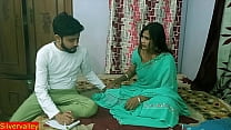 Madame sexy indienne enseignant à son élève spécial comment faire l'amour et le sexe! avec voix hindi