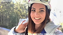 Ava Moore - Französische Schlampe zeigt sich, spielt und spritzt auf der Skipiste ab