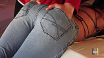 Дрочка задницей до спермы на мои узкие джинсы ФЕТИШ