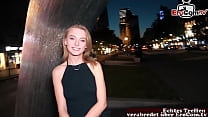 Süße deutsche blonde Teen mit kleinen Titten beim echten Sextreffen 37 min