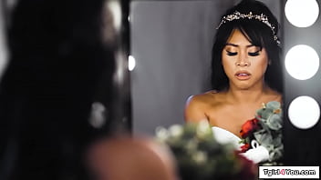 Транс Корра Дель Рио трахает азиатскую невесту