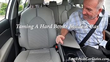 Domar una erección dura dentro de un automóvil