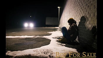 BoyForSale-荒らされた奴隷は強力なパパのグループによって育てられます