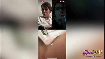 2 девушки и 1 транс мастурбируют по видеозвонку