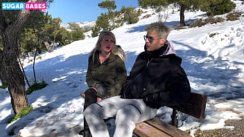 Sakis Dermatis baise en public à Athènes en Grèce : SUGARBABESTV