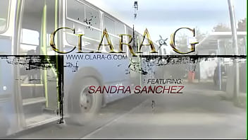 Sandra Sanchez A beleza húngara Pussy Solo Teaser#1 - casaco de pele comprido, no andar de cima no terraço, depois dentro de casa, ação de buceta com vibrador, banana, orgasmos reais