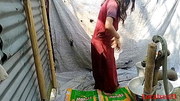 Desi Wife Bathroom sex In Outdoor (Vidéo officielle de Localsex31)