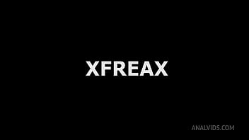 XfreaX, Giada Sgh y Adeline Lafouine, 2 contra 1, BBC, fisting anal, ATOGM, gapes, ButtRose, Squirt Drink, Creampie Swallow XF095