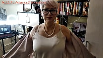 Mature mom-secretary with a big carrot in an insatiable cunt...
